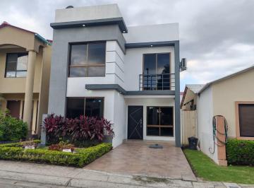 Casa · 165m² · 3 Habitaciones · 1 Estacionamiento · Casa en Alquiler, Urbanizacion Villa Club Etapa Kripton, Diam