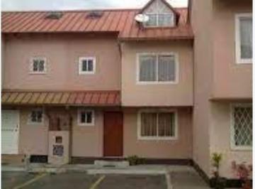 Casa · 128m² · 4 Habitaciones · 1 Estacionamiento · Casa en Renta en Casales Buenaventura
