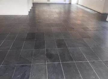Oficina comercial · 100m² · 2 Estacionamientos · Oficina en Renta
