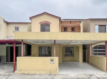 Casa · 113m² · 3 Habitaciones · 2 Estacionamientos · Casa en Alquiler Urb. La Rioja Etapa Bolonia