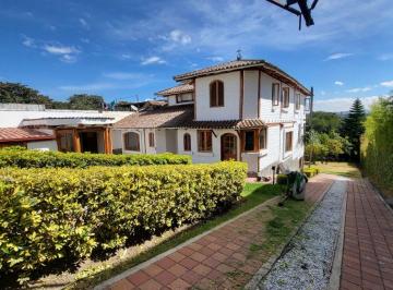 Casa de 3 habitaciones, Quito · Vendo Casa en Nayon Totalmente Independiente Hermosa Vista