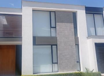 Casa · 316m² · 4 Habitaciones · 2 Estacionamientos · Se Vende Hermosa y Amplia Casa en Tumbaco