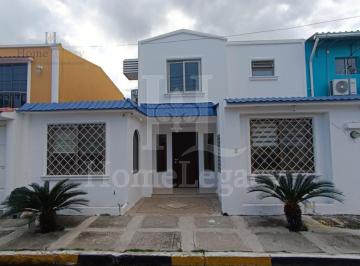 Casa · 119m² · 3 Habitaciones · 2 Estacionamientos · Venta de Casa en Huacavilca Norte, Guayaquil | 3 Habitaciones, Av Francisco de Orellana Ae