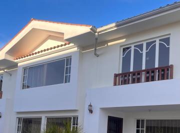 Casa de 3 habitaciones, Ibarra · Casa en Ibarra Sector Cruz Verde Cerca Colegio Teodoro Gomez de La Torres