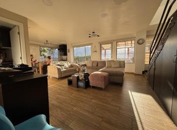 Vendo Duplex en Monteserrin · Vendo Departamento Dúplex con Amplio Patio en Los Laureles, Quito