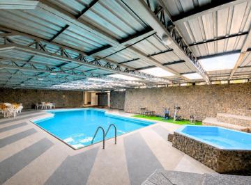 Local comercial · 1489m² · 5 Habitaciones · 10 Estacionamientos · Valle de Los Chillos / Quinta Comercial de Venta / Inversión