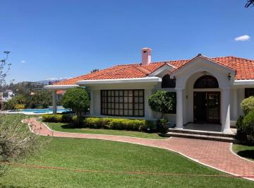 Casa de 6 habitaciones, Quito · Casa de Lujo en Venta Cumbayá