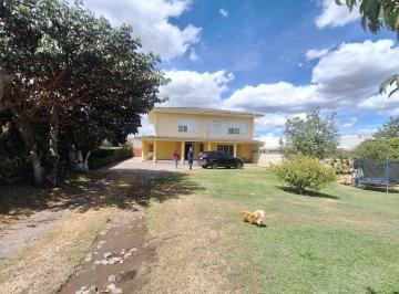 Casa de 5 habitaciones, Quito · Casa en Terreno de 1600 m