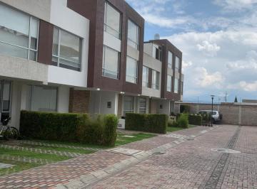 Casa · 226m² · 4 Habitaciones · 3 Estacionamientos · Casa de Venta Dentro de Conjunto en Tumbaco