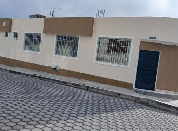 Casa en Venta de 4 habitaciones Calderón · Vendo Casa Grande Rentera y Muy Bonita.