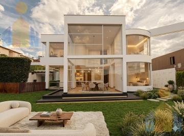 Casa · 316m² · 3 Habitaciones · 5 Estacionamientos · Casa de Arriendo en Tanda 3 Habitaciones Tiene Piscina Privada