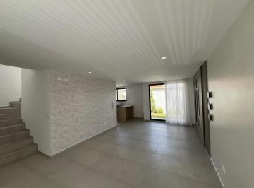 Casa · 145m² · 3 Habitaciones · 2 Estacionamientos · Casa - Tumbaco