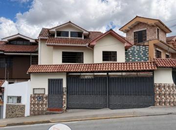 Casa de 4 habitaciones, Cuenca · Casa Rentera en Venta, Sector El Tejar