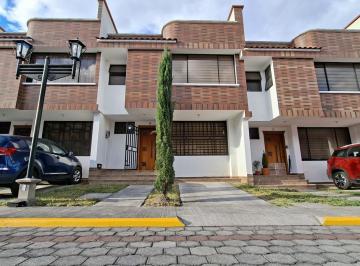 Casa · 97m² · 3 Habitaciones · 1 Estacionamiento · Se Vende Casa