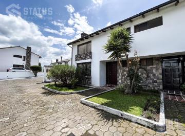 Casa · 141m² · 3 Habitaciones · 2 Estacionamientos · Venta de Casa Dentro de Conjunto Cerca de La Espe - Sangolquí