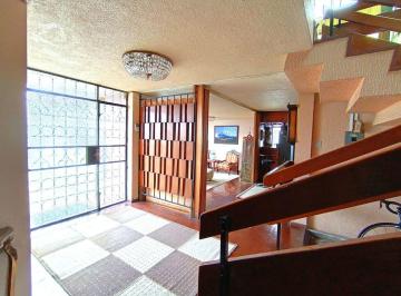 Casa de 5 habitaciones, Quito · Venta Casa con Amplio Terreno, 800 m. Sector Las Gardenias, El Inca