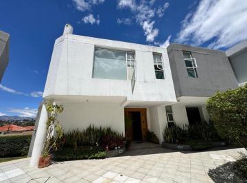 Casa de 3 habitaciones, Quito · En Venta Casa de 329 m² con 3 Dorm. en Cumbayá