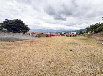 Terreno / Lote · 1421m² · Venta de Terreno en Cumbayá Ideal Para Proyecto Inmobiliario