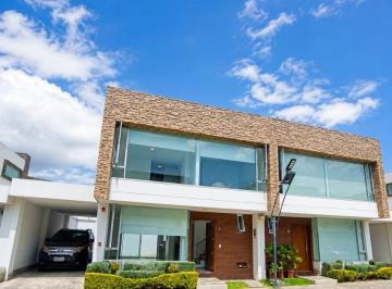 Casa de 4 habitaciones, Quito · Vendo Casa Moderna por Estrenar en Tumbaco