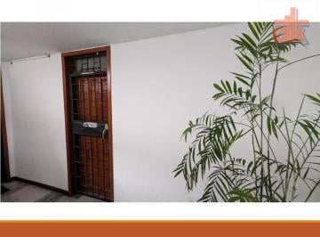 Oficina comercial , Quito · Oficina 45 m² en Renta Sobre Av Interoceánica, Frente a Santa María Tumbaco
