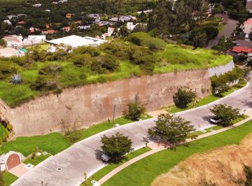 Terreno / Lote , Quito · Terreno de Venta en Cumbayá, Dentro de Exclusiva Urbanización Pillagua, 2.400 m². Vista Al Valle.