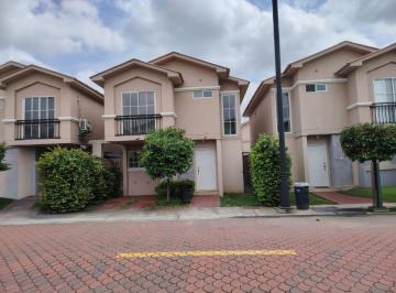 Casa de 3 habitaciones, Guayaquil · Casa de Alquiler en Urbanización Casa Laguna, Tres Dorm., La Aurora.