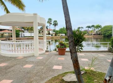 Casa de 4 habitaciones, Guayaquil · Oportunidad Casa Venta Urb. Laguna Club - Vista Lago - 3 Dorm. + Suite - Piscina - por Remodelar