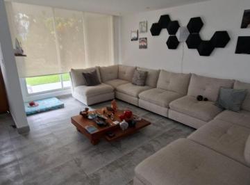 Casa · 240m² · 3 Habitaciones · Casa - Cumbayá