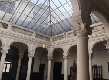 Local comercial · 440m² · Local en Arriendo, 440 m², Vista a La Basílica, Centro Histórico de Quito, Ideal Restaurante o Airbnb