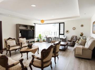 Departamento · 201m² · 3 Habitaciones · 2 Estacionamientos · Departamento de 3 Dorm. en Venta en Edificio Miro – Cuenca