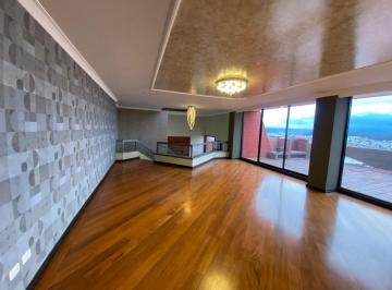 Departamento de 4 habitaciones, Quito · Venta Departamento Dúplex, 550 m, Urb. Colinas del Pichincha, El Bosque