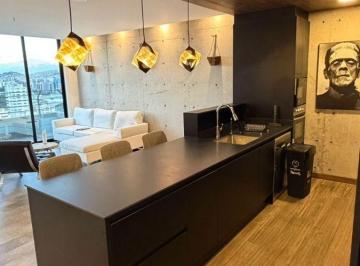 Suite de 1 habitación, Quito · La Carolina - Suite Amoblada - Balcón