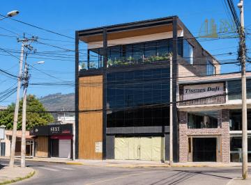 Local comercial , Quito · Edificio Comercial de 628 m² por Estrenar en Ubicación Estratégica en Cumbayá