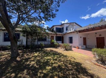 Hacienda-Quinta de 2 habitaciones, Quito · Arriendo Quinta en Puembo