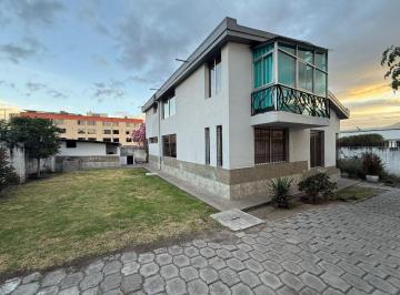 Casa de 3 habitaciones, Quito · Casa en Alquiler de 3 Dorm. Sector Monteserrin