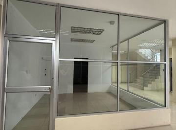 Local comercial , Guayaquil · Locales en Alquileredificio Crieel, Cerca del Mall del Sol