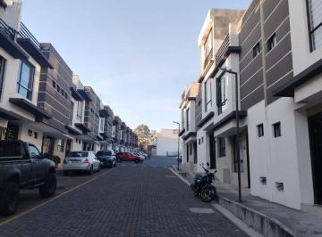 Casa de 4 habitaciones, Quito · Casa de 130 m² con 4 Dorm. en Venta en Calderón