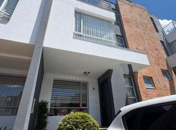 Casa de 4 habitaciones, Quito · Conjunto Seguro de U & S Portal de Florencia Casa de 176 m² con 4 Habitaciones en Venta en Carcelén