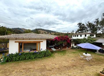 Casa de 3 habitaciones, Quito · La Merced - Hermosa Casa con Gran Jardín!