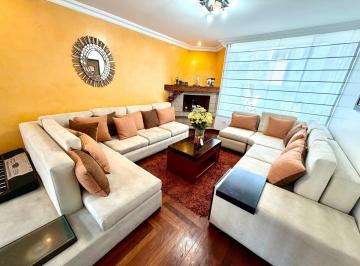 Casa de 3 habitaciones, Quito · Santa Lucía Quito - Amplia Casa de Venta Dentro de Conjunto con Guardiania