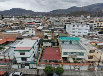 Casa de 5 habitaciones, Ibarra · Casa en Venta - Sector Laguna Mall, Ibarra