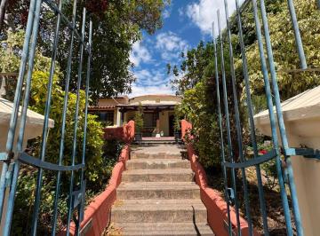 Casa de 3 habitaciones, Quito · Casa en Renta en Sangolqui, Uso Residencial o Uso Para Residencia de Adultos Mayores