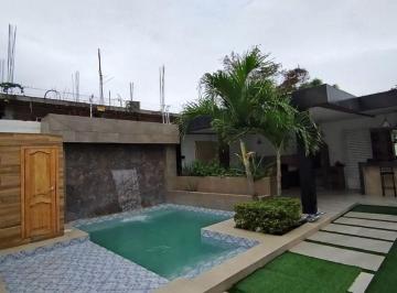 Casa de 6 habitaciones, Manta · Casa en Venta en Manta
