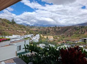 Casa de 3 habitaciones, Quito · Amplia, Luminosa y Moderna Casa con 3 Dorm. en Venta en El Nuevo Cumbayá