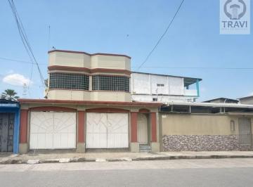 Departamento de 4 habitaciones, Guayaquil · Departamento en Alquiler en Primer Piso - Urdesa Norte