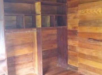 Casa de 4 habitaciones, Gonzalo Pizarro · Casa de Campo Mixta de Ladrillo y Madera.