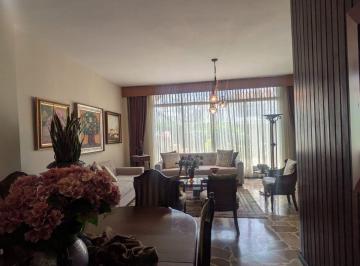 Casa de 4 habitaciones, Guayaquil · Urdesa. Vendo Casa Amplia Uso Multiple.
