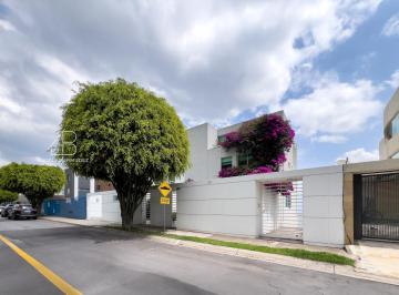 Casa · 276m² · 3 Habitaciones · 2 Estacionamientos · Venta Casa Vista Grande - Miravalle