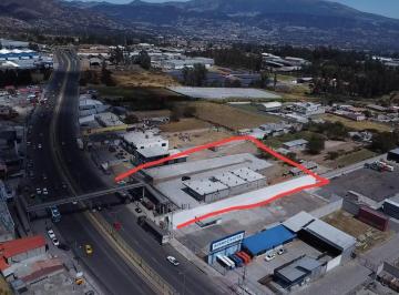 Local comercial · 72m² · 54 Estacionamientos · Local Comercial en Pifo