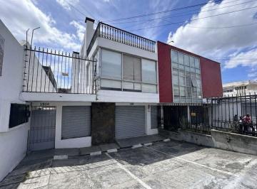 Bodega-Galpón , Quito · Local Comercial o Bodega en La Av Ulloa